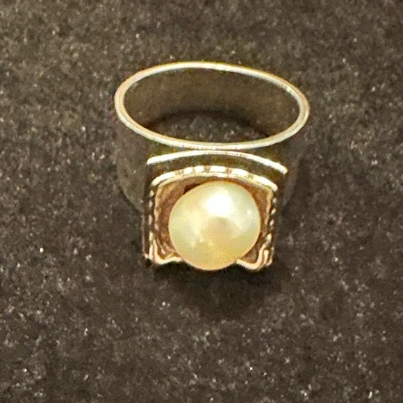 Silpada Sterling Silver and Freshwater Pear ring - Picture 3 of 6